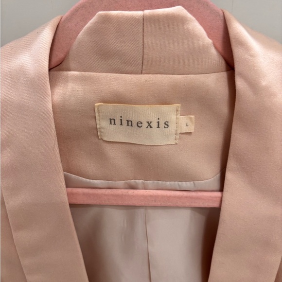 Chic Women's Blazer - cream, beige - Picture 2 of 6